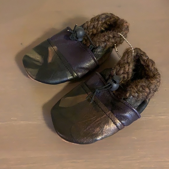 🆕 Handmade Soft Leather Moccasins - Baby Size 4 - Picture 2 of 7